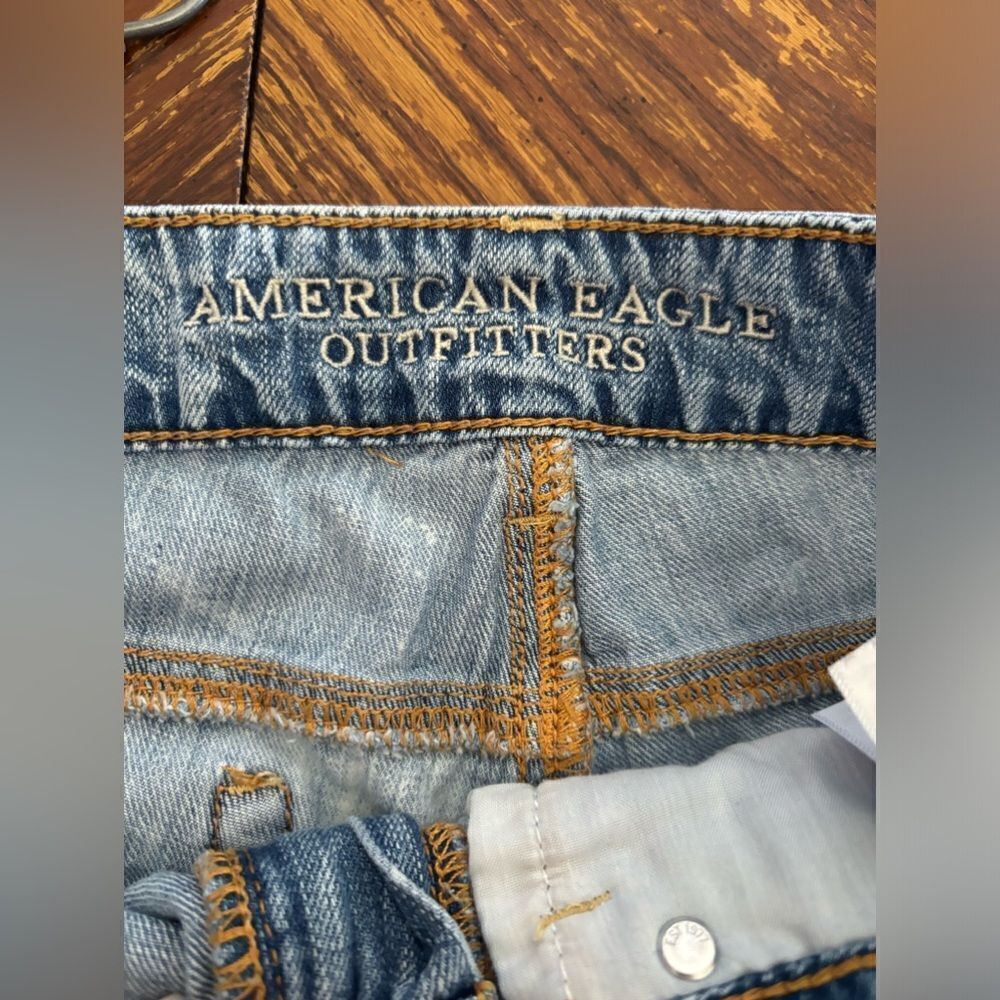 American Eagle Outfitters Shortie Denim Shorts Lace Applique Size 2 Light Blue - Picture 4 of 8